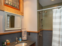 16 guestbathroom jackobrienandjenniferlutz 801savannahroadlewes